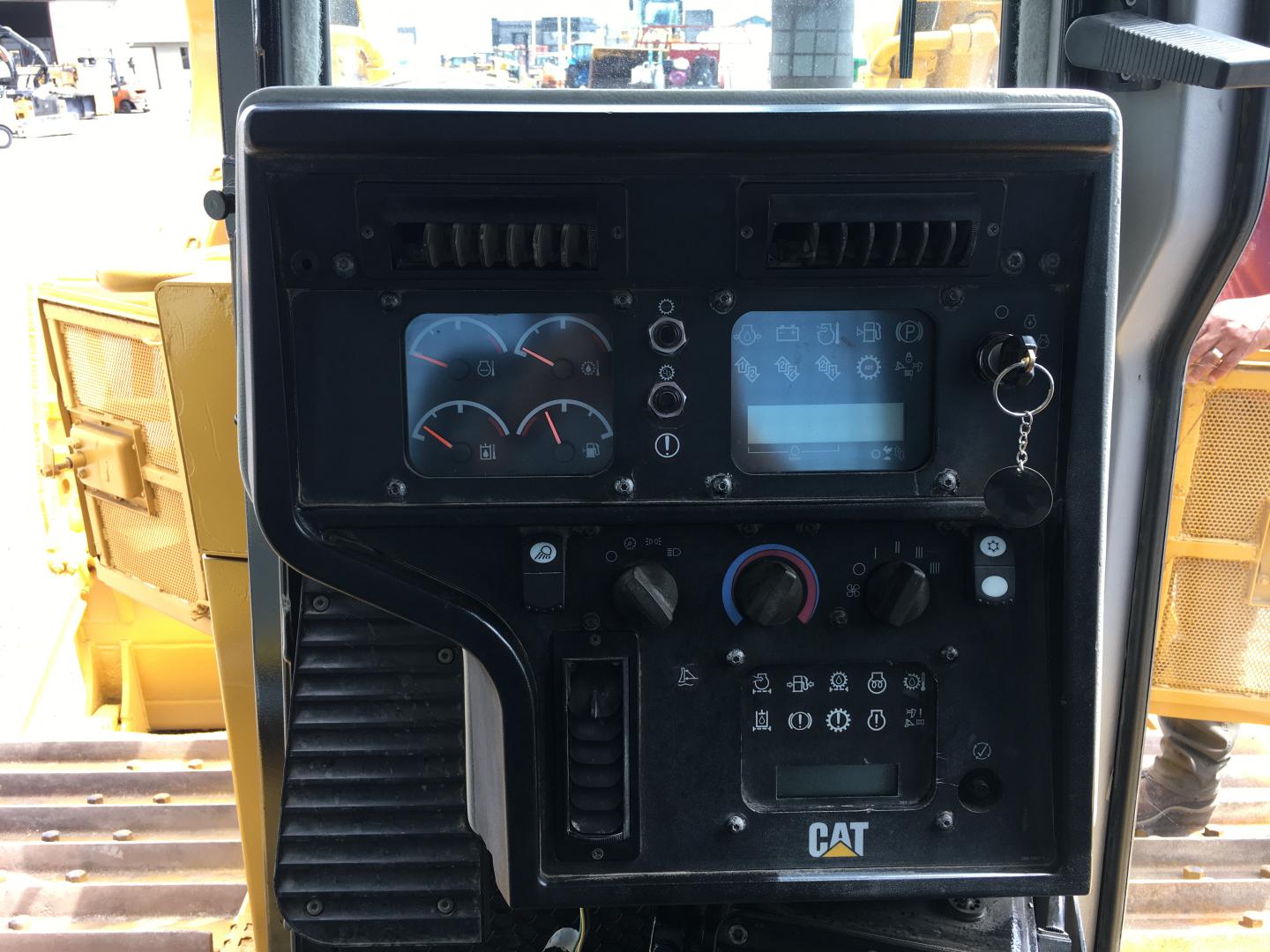 ./imagenes/INVOICE/2019/15865/TOPADOR FRONTAL CAT D6T LGP IMG_6165 (46).JPG